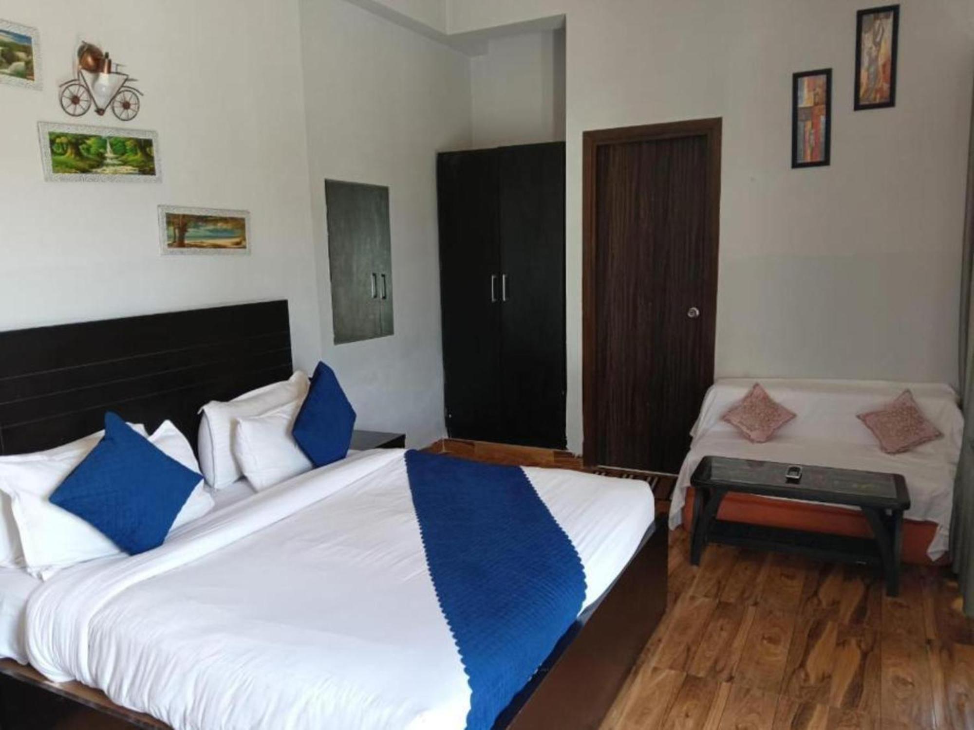 Vrindavan Dreams Hotel And Suites Exteriér fotografie
