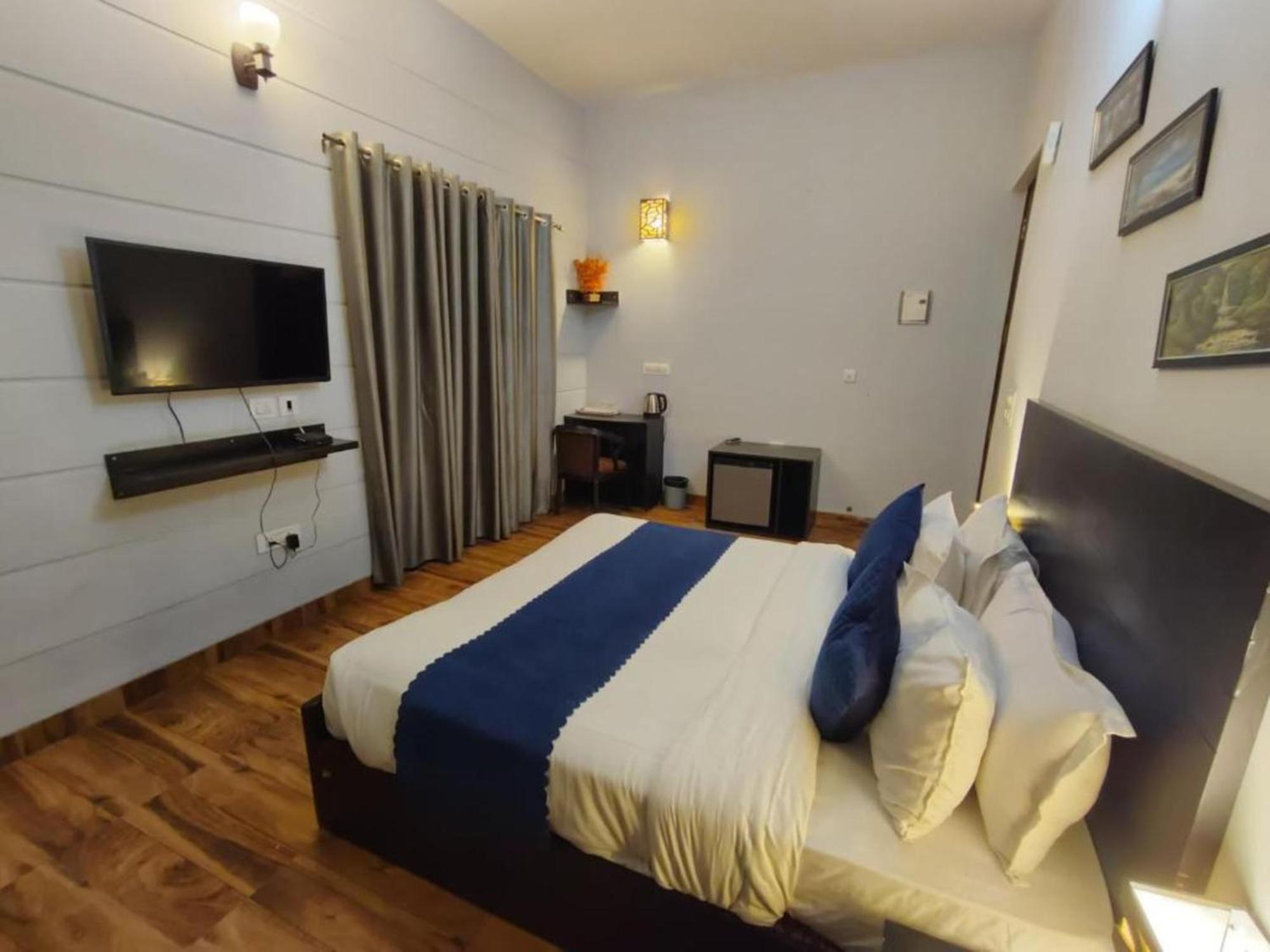 Vrindavan Dreams Hotel And Suites Exteriér fotografie