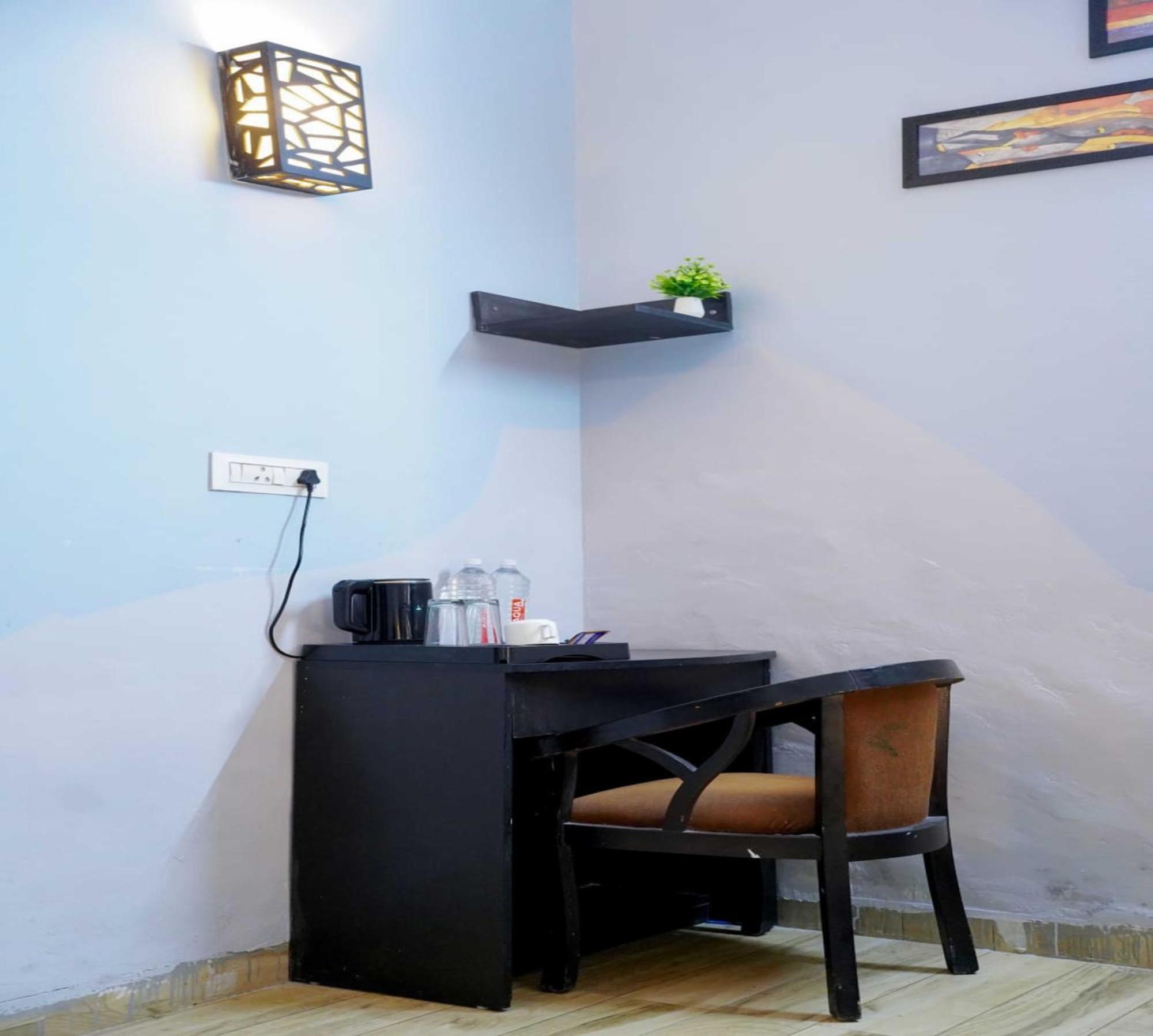 Vrindavan Dreams Hotel And Suites Exteriér fotografie