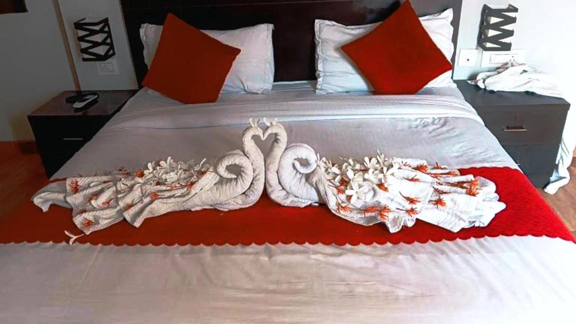 Vrindavan Dreams Hotel And Suites Exteriér fotografie