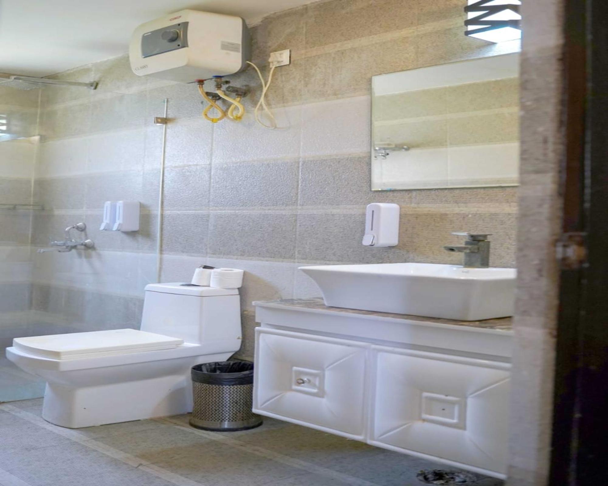 Vrindavan Dreams Hotel And Suites Exteriér fotografie