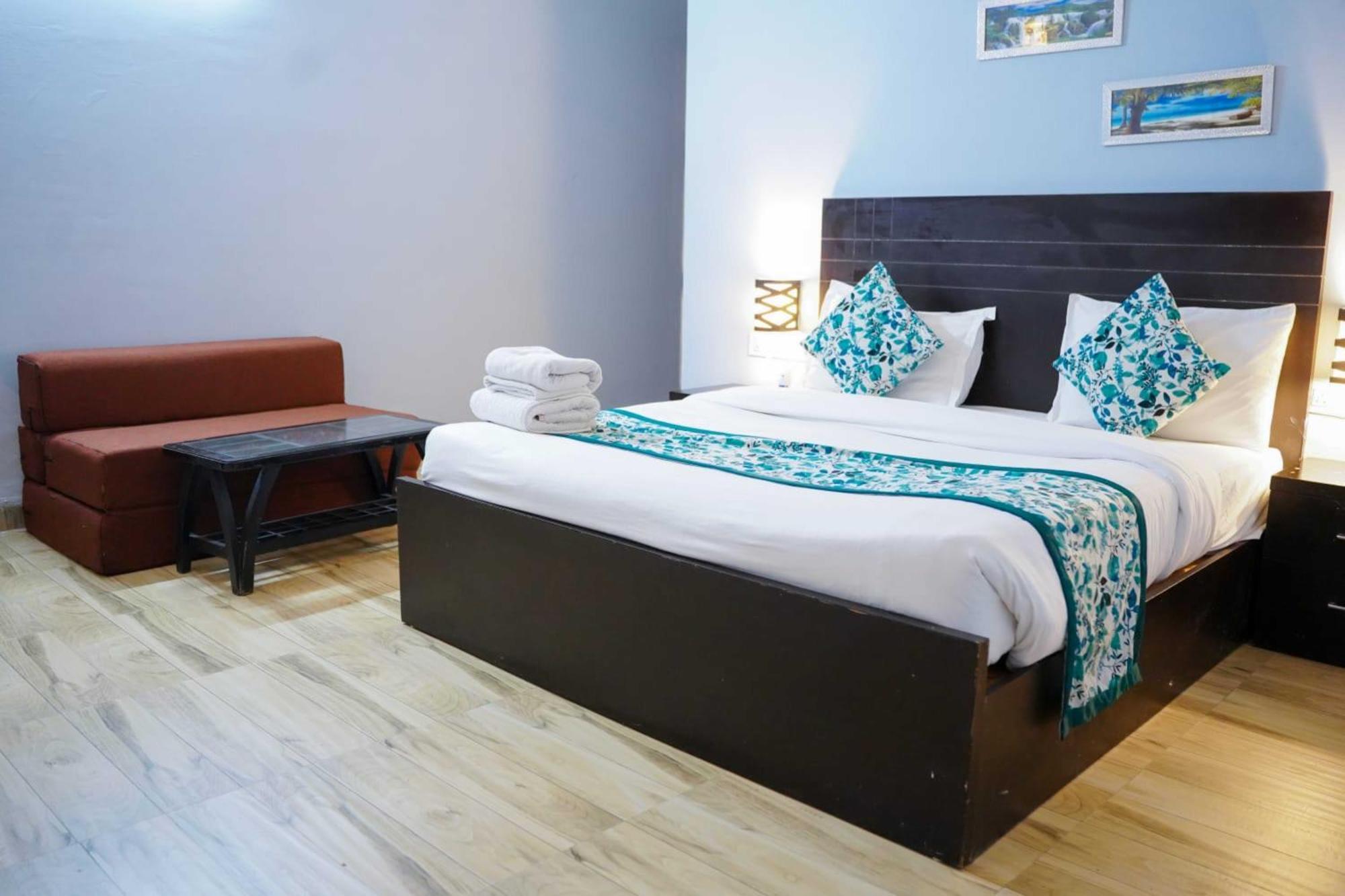 Vrindavan Dreams Hotel And Suites Exteriér fotografie