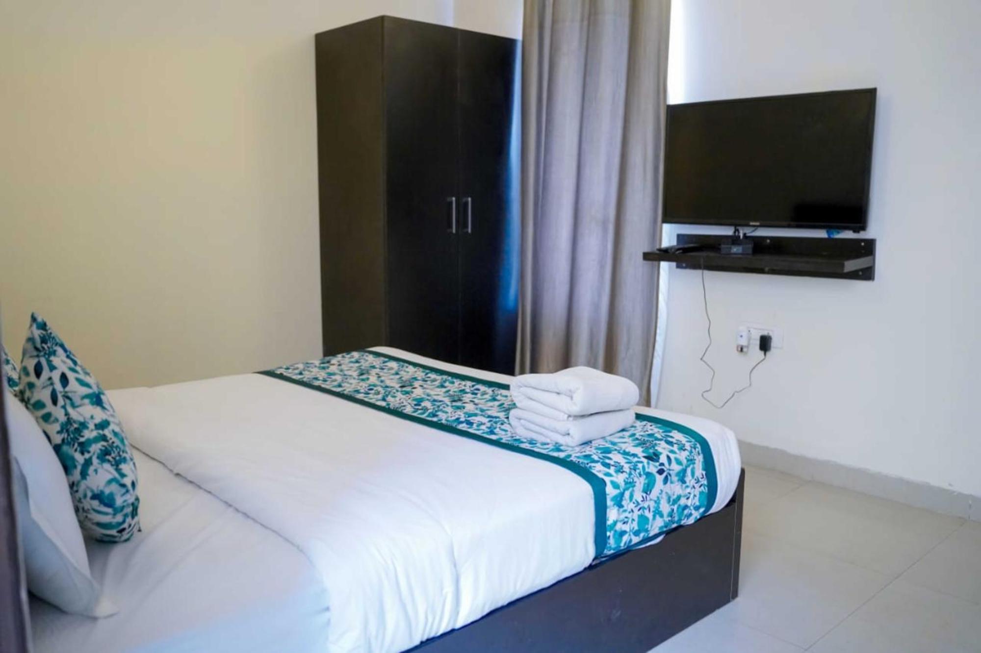 Vrindavan Dreams Hotel And Suites Exteriér fotografie
