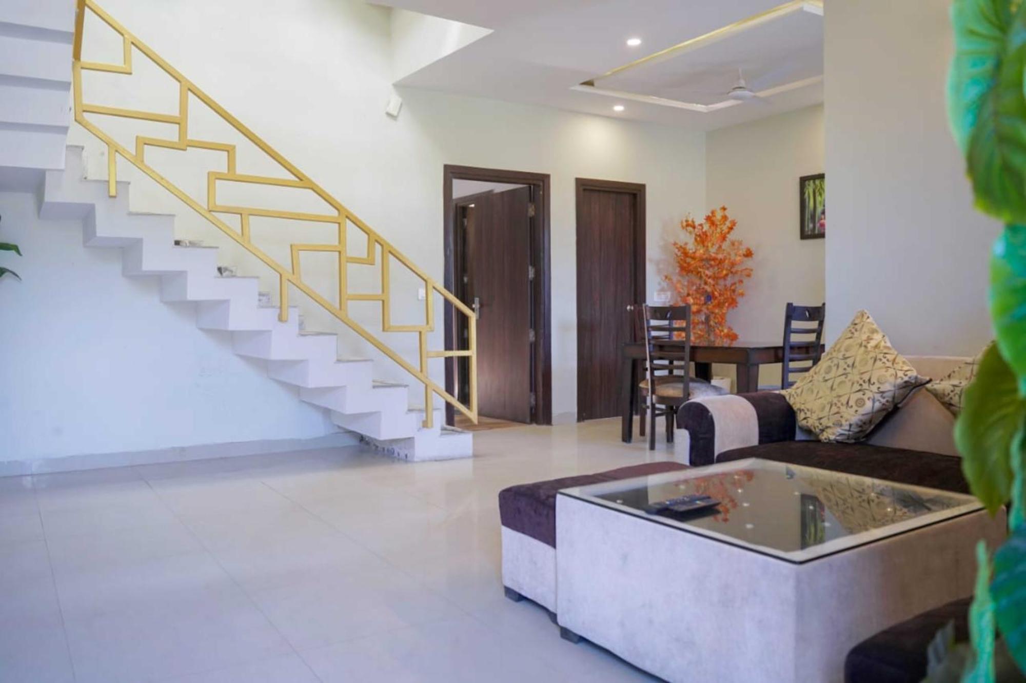 Vrindavan Dreams Hotel And Suites Exteriér fotografie