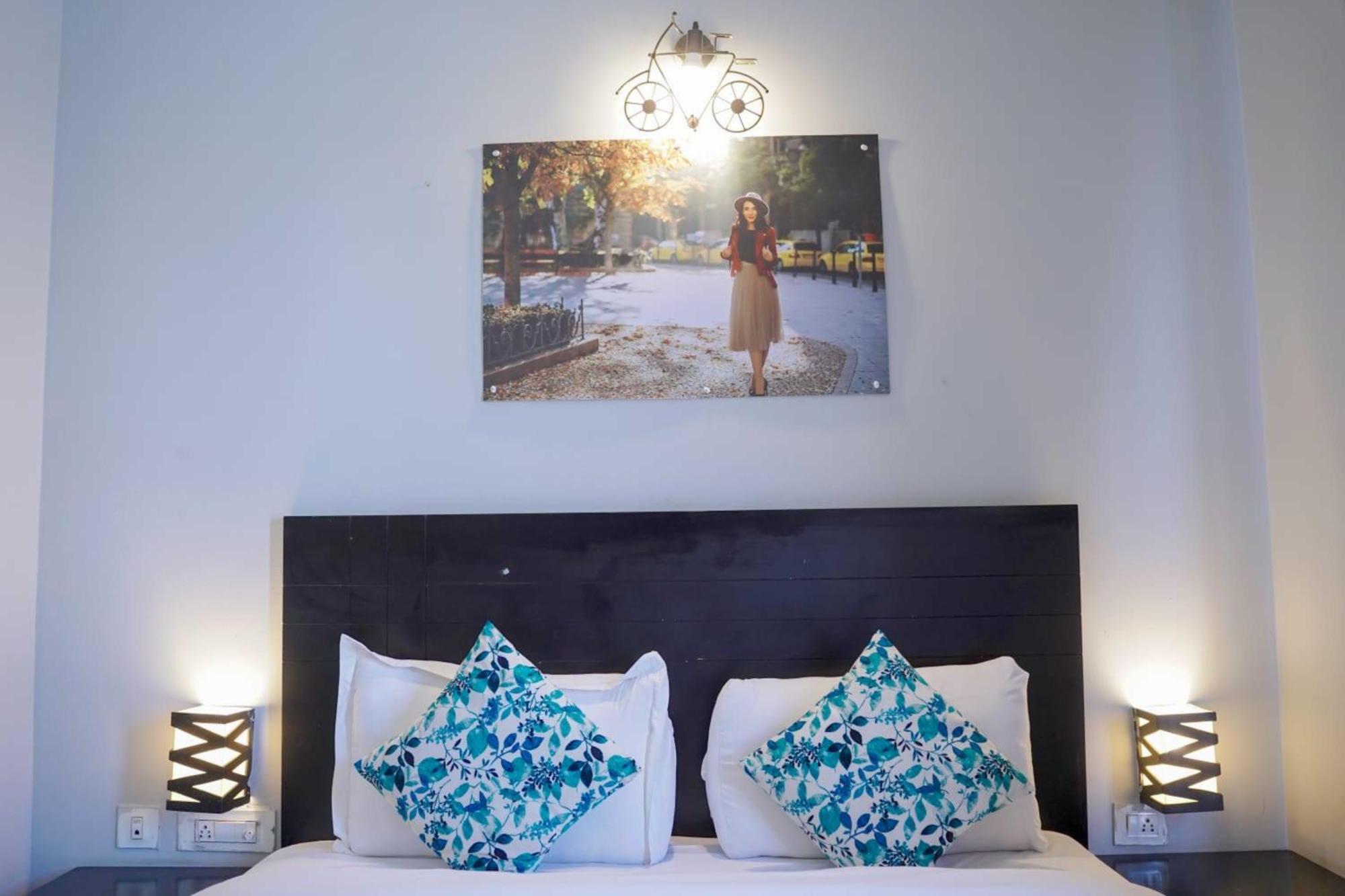 Vrindavan Dreams Hotel And Suites Exteriér fotografie