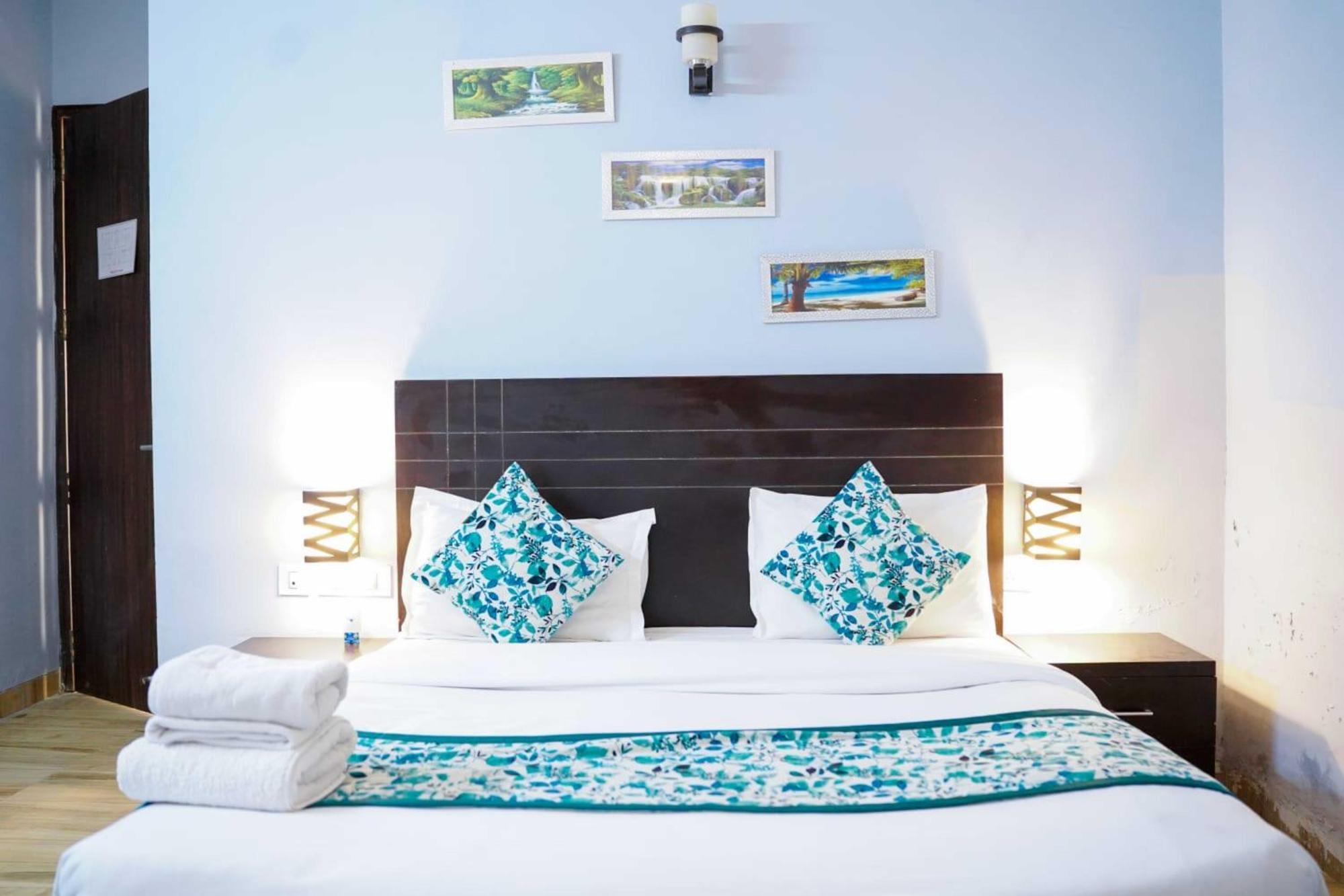 Vrindavan Dreams Hotel And Suites Exteriér fotografie